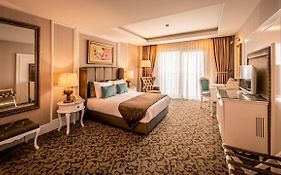 Les Ambassadeurs Ultra Luxury Beachfront Resort&Maldives Villas&Casino&Yacht Marina